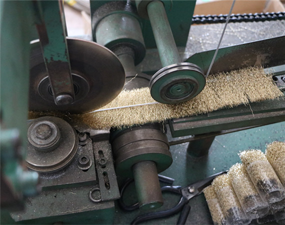 不同行业的毛刷使用后该如何正确清洗？ 