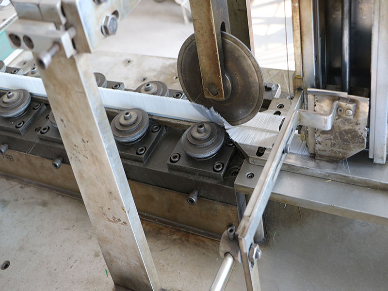 工业毛刷辊应用范围及其制造材料选用 